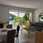 Les Cigales Йер