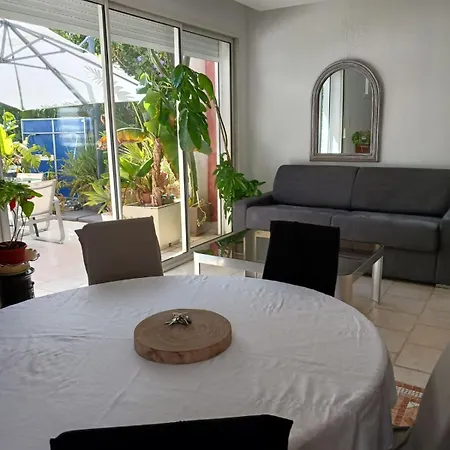 Les Cigales Вилла Йер